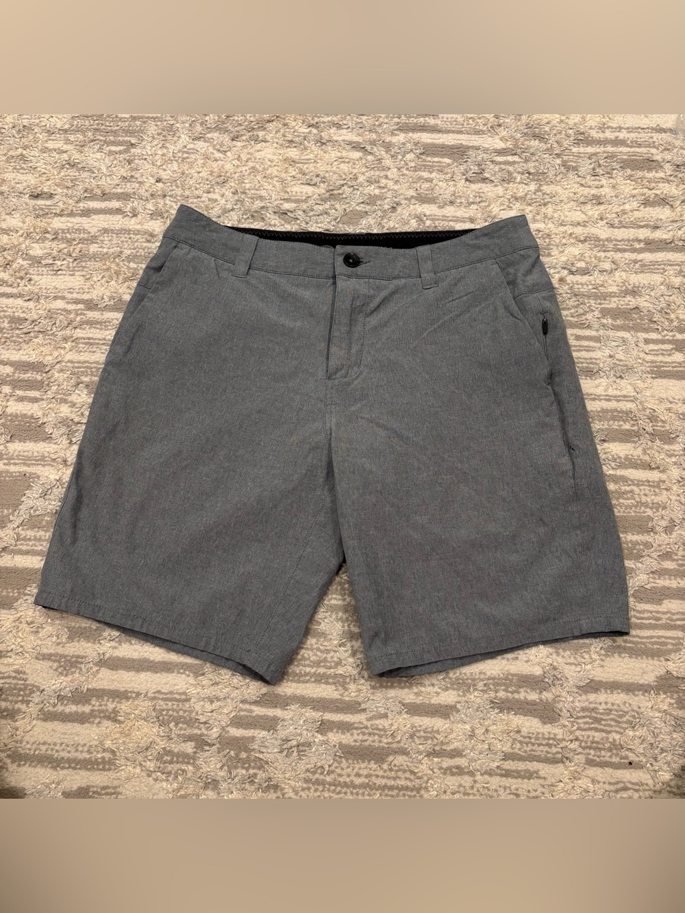 Vuori Aim Shorts 8” Men’s 30 Performance Stretch Athletic Comfort Light V368